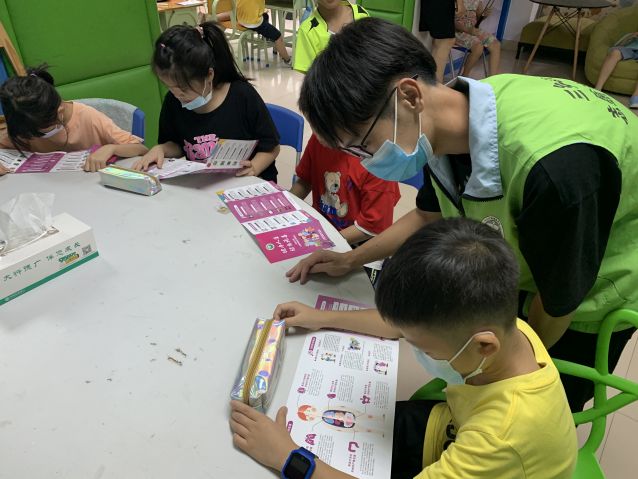 三鄉(xiāng)鎮(zhèn)開展“ 紅色引領(lǐng):禁毒先鋒我來當”禁毒宣傳教育活動圖片5.jpg