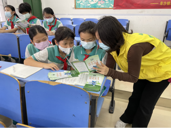 阜沙鎮(zhèn)禁毒信息〔2022〕第254期--【禁毒攻堅(jiān)】“無(wú)毒青春，健康校園”—阜沙鎮(zhèn)開(kāi)展禁毒宣傳進(jìn)校園