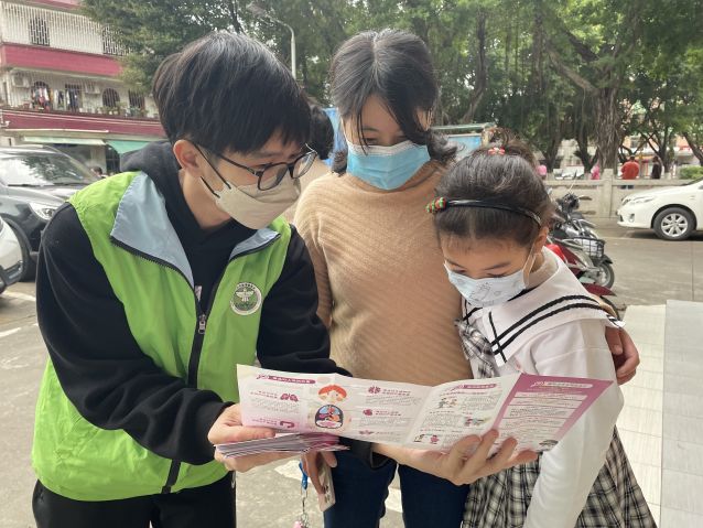 三鄉(xiāng)鎮(zhèn)開展“普及禁毒知識(shí)，共享健康人生”宣傳活動(dòng)圖片2.JPG